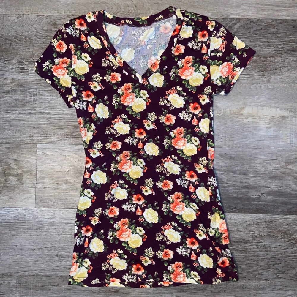 Wet Seal V-Neck T-Shirt Brown With Floral Design Size Medium . (J) - Picture 9 of 9
